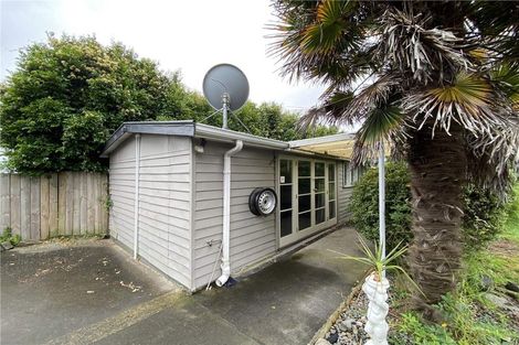 Photo of property in 37 Strid Road, Te Atatu South, Auckland, 0610
