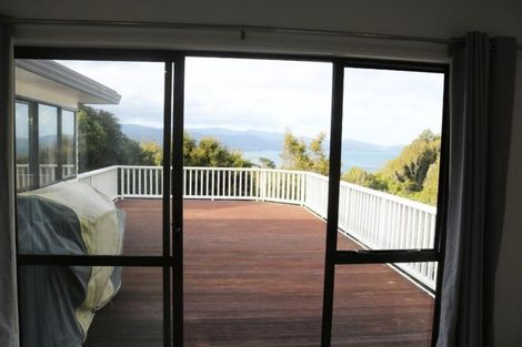 Photo of property in 35 Camellia Terrace, Maungaraki, Lower Hutt, 5010