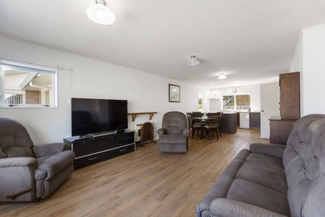 Photo of property in 15b Ross Grove, Paraparaumu, 5032