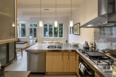 Photo of property in 69 Austin Street, Mount Victoria, Wellington, 6011