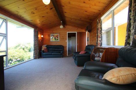 Photo of property in 3 Acacia Avenue, Maungaraki, Lower Hutt, 5010