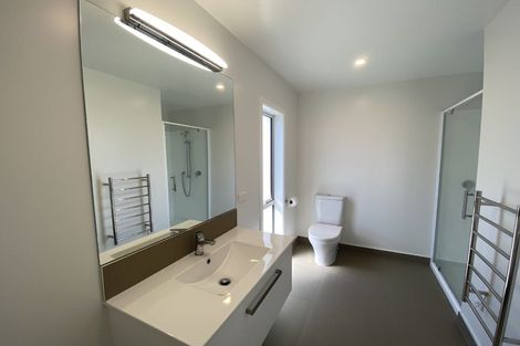 Photo of property in 12 Promontory Crescent, Newlands, Wellington, 6037