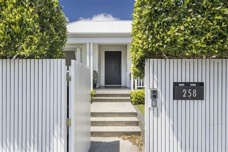 Photo of property in 258 Jervois Road, Herne Bay, Auckland, 1011