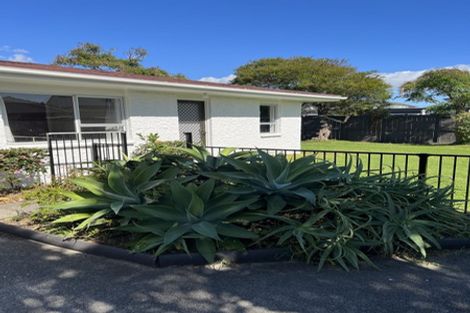 Photo of property in 3/16 Vivian Wilson Drive, Eastern Beach, Auckland, 2012