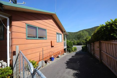 Photo of property in 246 Waikawa Road, Waikawa, Picton, 7220