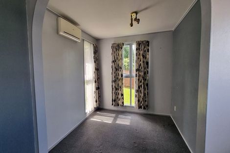 Photo of property in 28 Ellesmere Crescent, Pakuranga Heights, Auckland, 2010