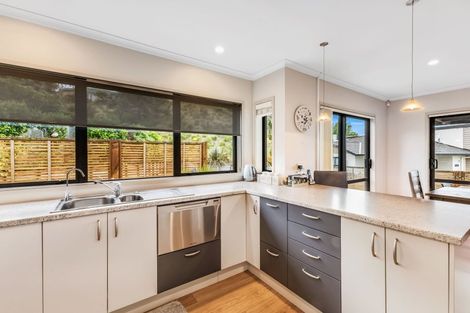 Photo of property in Caversham Park, 2/18 Caversham Road, Westmere, Whanganui, 4501