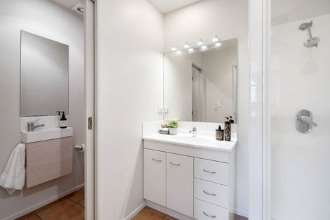 Photo of property in 3/262 Onewa Road, Birkenhead, Auckland, 0626