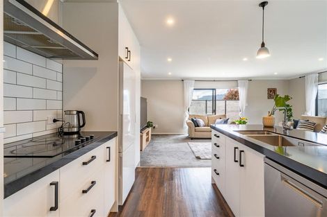 Photo of property in 36 Te Kaeaea Crescent, Wallaceville, Upper Hutt, 5018