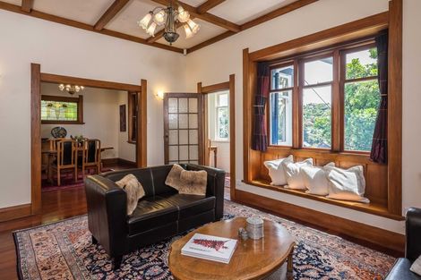 Photo of property in 43 Fairview Crescent, Kelburn, Wellington, 6012