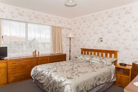 Photo of property in 4 Mccallum Street, Dannevirke, 4930
