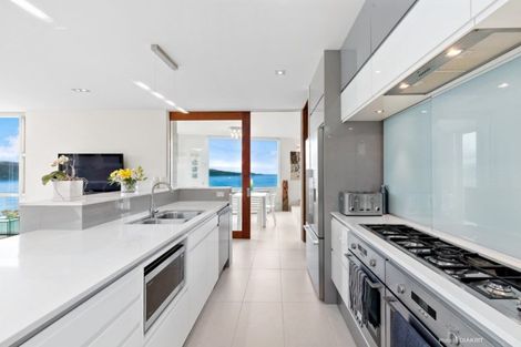 Photo of property in 21 Bendigo Grove, Newlands, Wellington, 6037