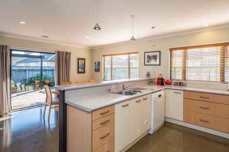 Photo of property in 88 Realm Drive, Paraparaumu, 5032