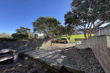 Photo of property in 14a Waiwera Crescent, Maupuia, Wellington, 6022