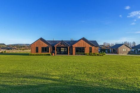 Photo of property in 2 Pheasant Lane, Aokautere, 4471