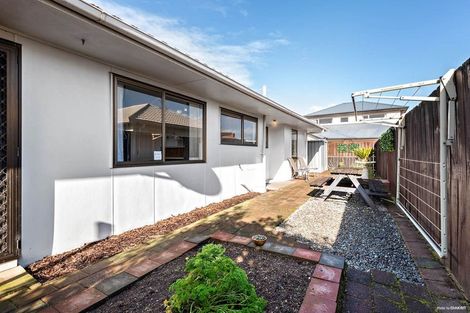 Photo of property in 2/27a Scott Road, Papakura, 2110