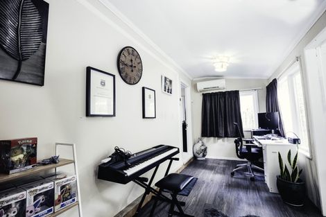 Photo of property in 13 Awaruku Road, Torbay, Auckland, 0630