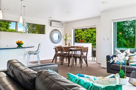 Photo of property in 1/40 Beulah Avenue, Rothesay Bay, Auckland, 0630