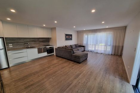 Photo of property in 2/7 Delisle Place, Windsor Park, Auckland, 0632