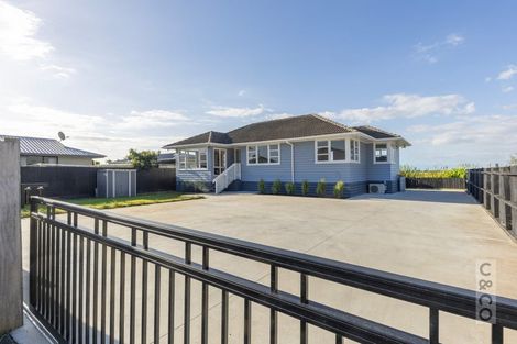 Photo of property in 15a Springs Road, Parakai, 0830