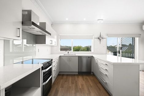 Photo of property in 28 Delamare Road, St Andrews, Hamilton, 3200