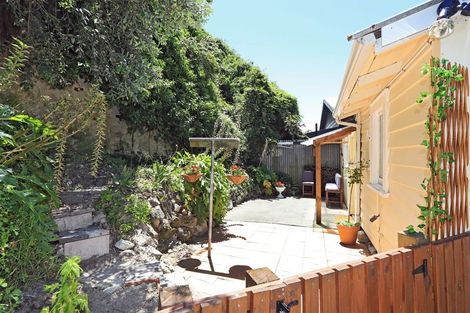 Photo of property in 120 Shakespeare Road, Bluff Hill, Napier, 4110