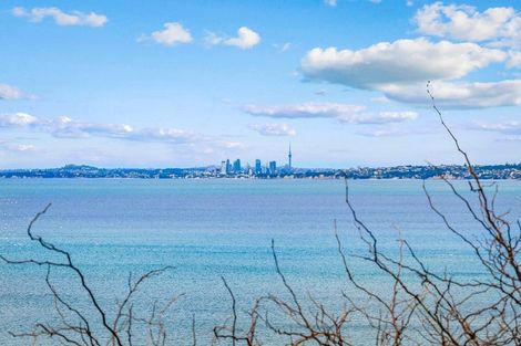 Photo of property in 73 Roberts Road, Matakatia, Whangaparaoa, 0930