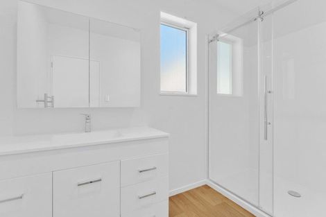 Photo of property in 4/5 Westminster Road, Wainuiomata, Lower Hutt, 5014