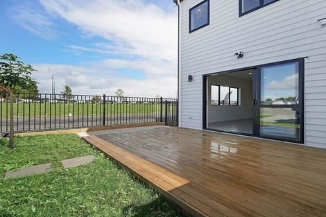 Photo of property in 2 Faithful Drive, Karaka, Papakura, 2113