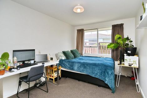 Photo of property in 2/90 Queenspark Drive, Parklands, Christchurch, 8083