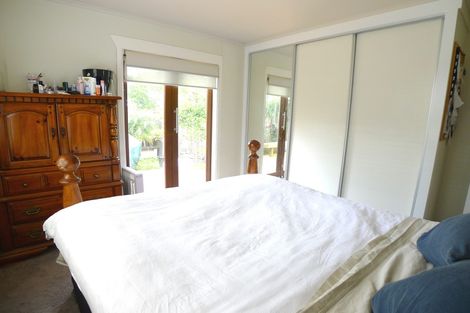 Photo of property in 1/50 Sylvan Avenue, Northcote, Auckland, 0627