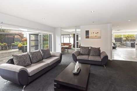 Photo of property in 107 Gardiners Road, Harewood, Christchurch, 8051