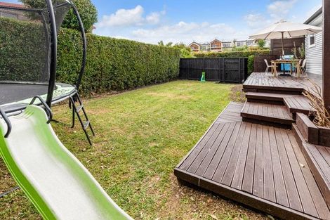 Photo of property in 9 O'halloran Road, Howick, Auckland, 2014