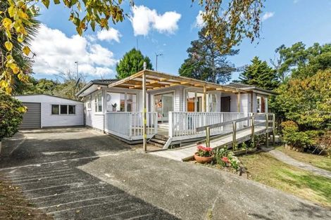 Photo of property in 49 Totaravale Drive, Totara Vale, Auckland, 0629