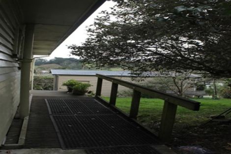 Photo of property in 16 Whaka Street, Maungaturoto, 0520