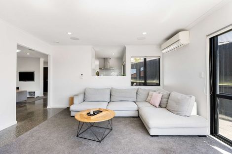 Photo of property in 8a Ashley Avenue, Long Bay, Auckland, 0630