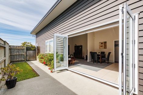 Photo of property in 10 Galea Grove, Kelvin Grove, Palmerston North, 4414