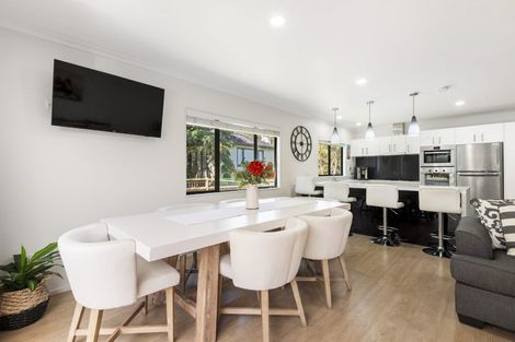 Photo of property in 7 Emerald Way, Rosedale, Auckland, 0632