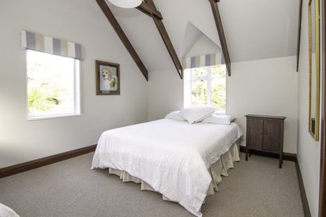 Photo of property in 200 Aokautere Drive, Fitzherbert, Palmerston North, 4471