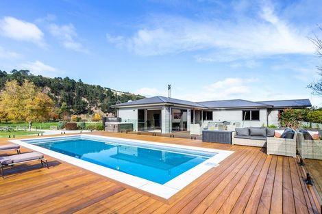 Photo of property in 810 Tukairangi Road, Acacia Bay, Taupo, 3385