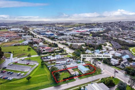 Photo of property in 490 Don Buck Road, Massey, Auckland, 0614