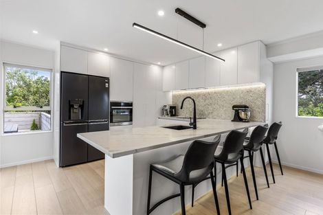 Photo of property in 10 Owl Court, Unsworth Heights, Auckland, 0632