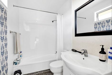 Photo of property in 15 Leon Place, Waitara, 4320