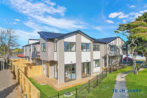 Photo of property in 3/32 Sunlands Drive, Manurewa, Auckland, 2102