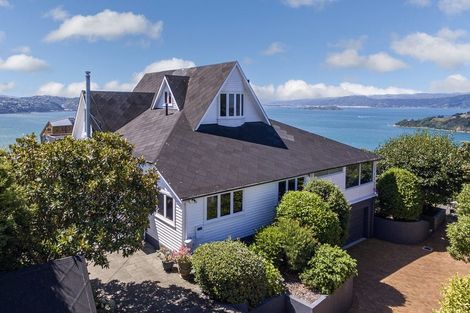 Photo of property in 8 Robieson Lane, Roseneath, Wellington, 6011
