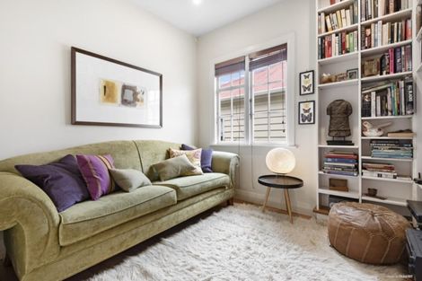 Photo of property in 87 Clyde Street, Island Bay, Wellington, 6023