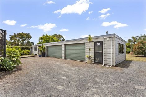 Photo of property in 76 Shaw Road, Oratia, Auckland, 0604