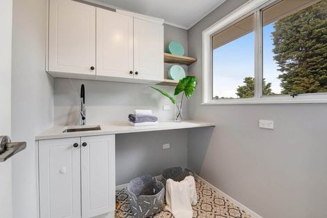 Photo of property in 14 Orton Street, Glenfield, Auckland, 0627