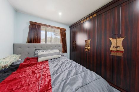 Photo of property in 16 Frank Bunce Grove, Flat Bush, Auckland, 2019