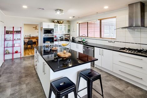 Photo of property in 12 Cullen Place, Tawa, Wellington, 5028